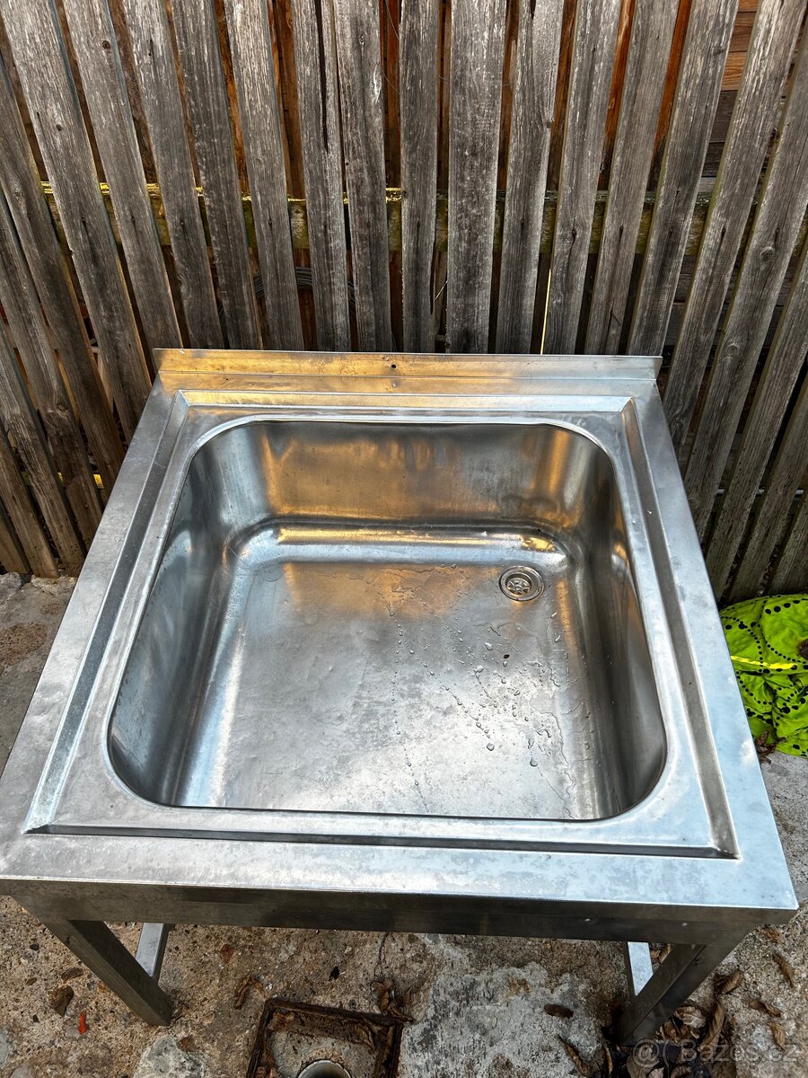 Nerezový dřez - 2