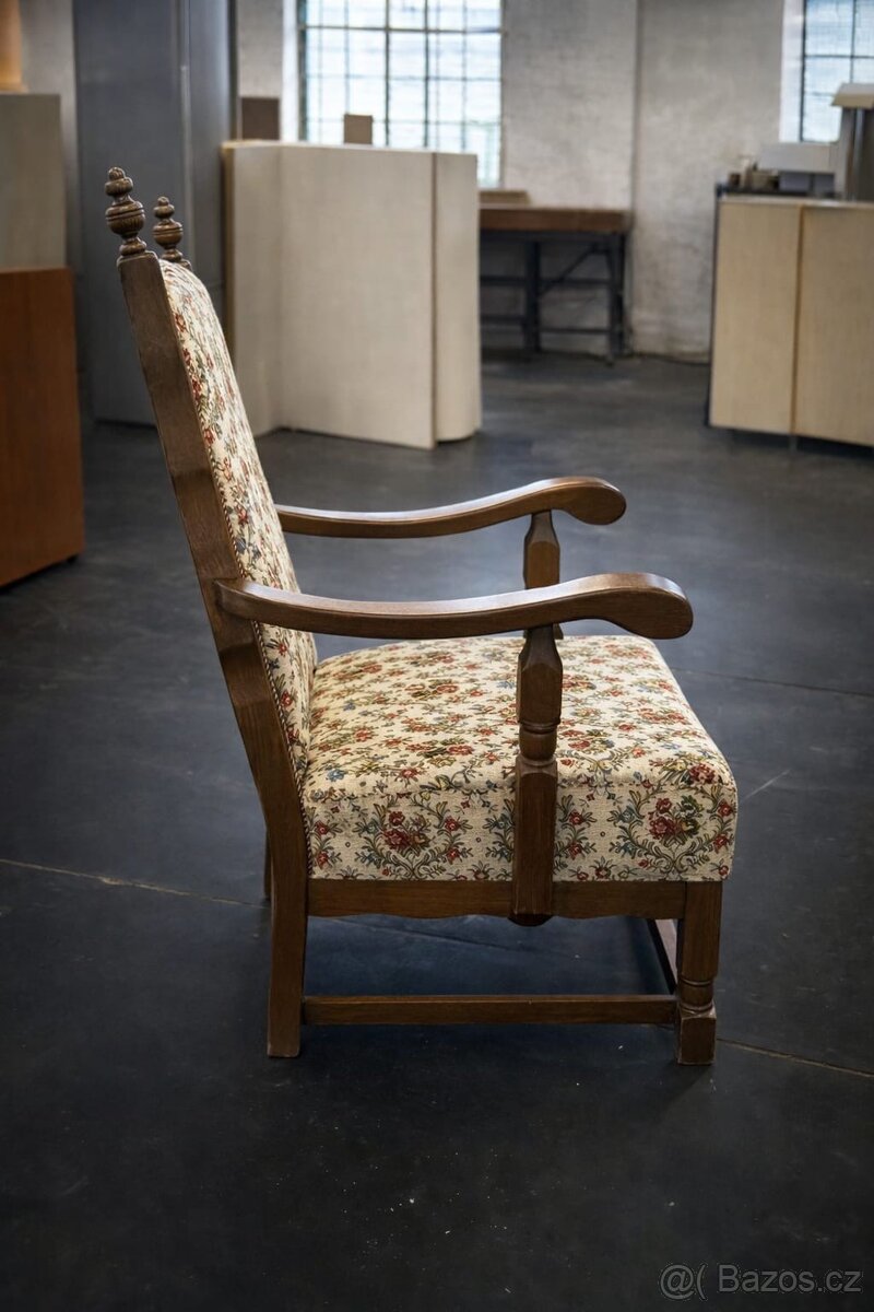 Křeslo starožitné - 2