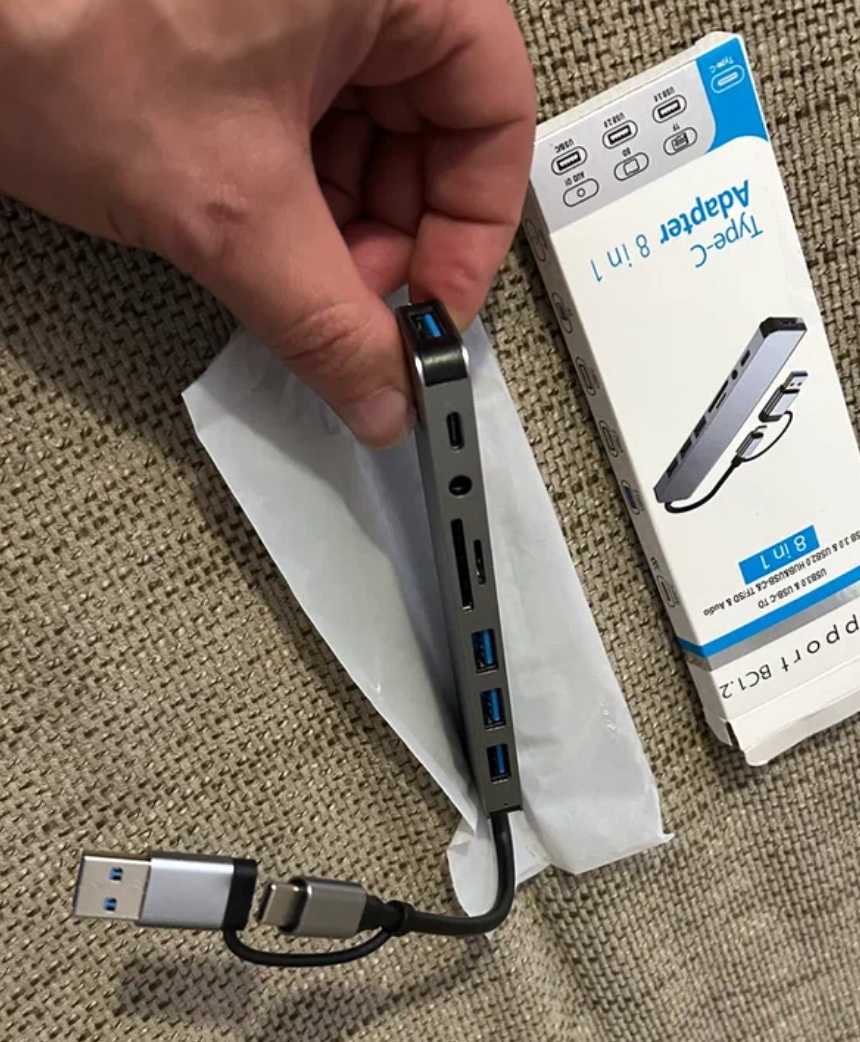 Dokovací stanice - USB C adaptér 8v1 . - 2