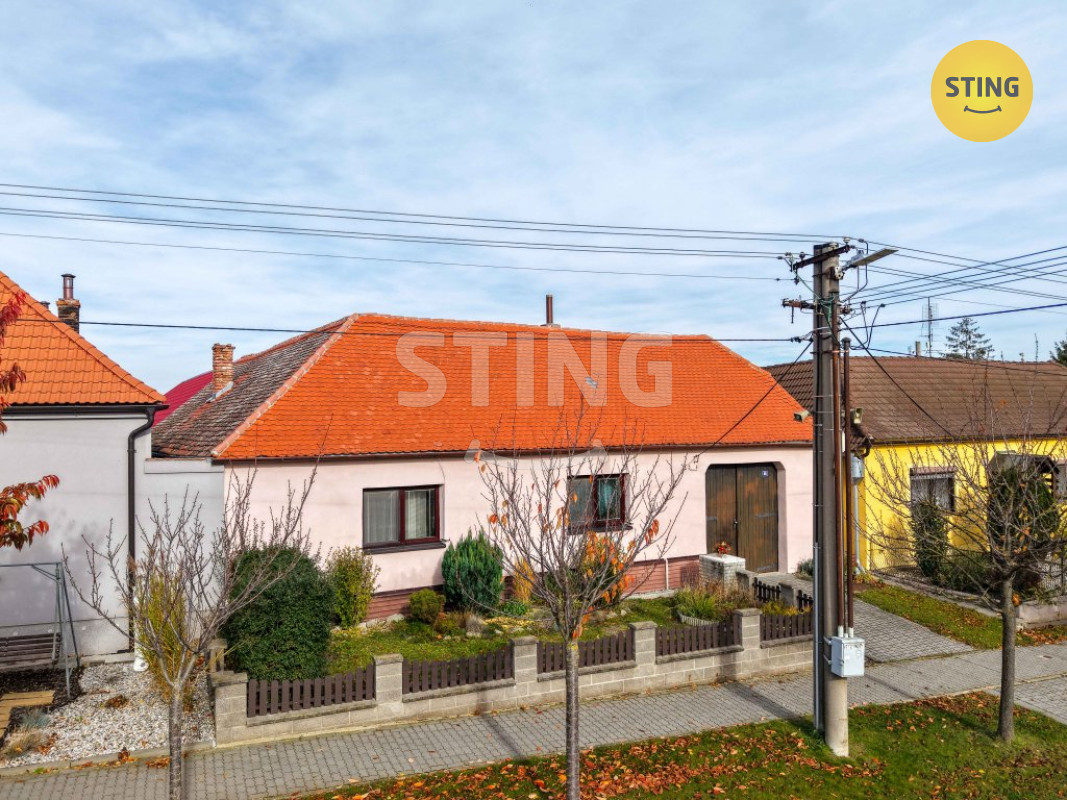 EXKLUZIVNÍ PRODEJ: ŘADOVÝ DŮM 3+1 S VELKOU ZAHRADOU , 133850 - 2