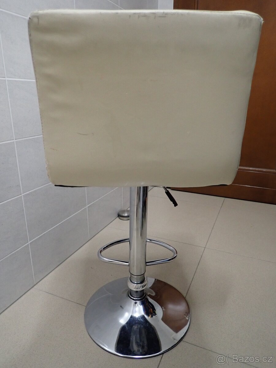 Barová židle - 2