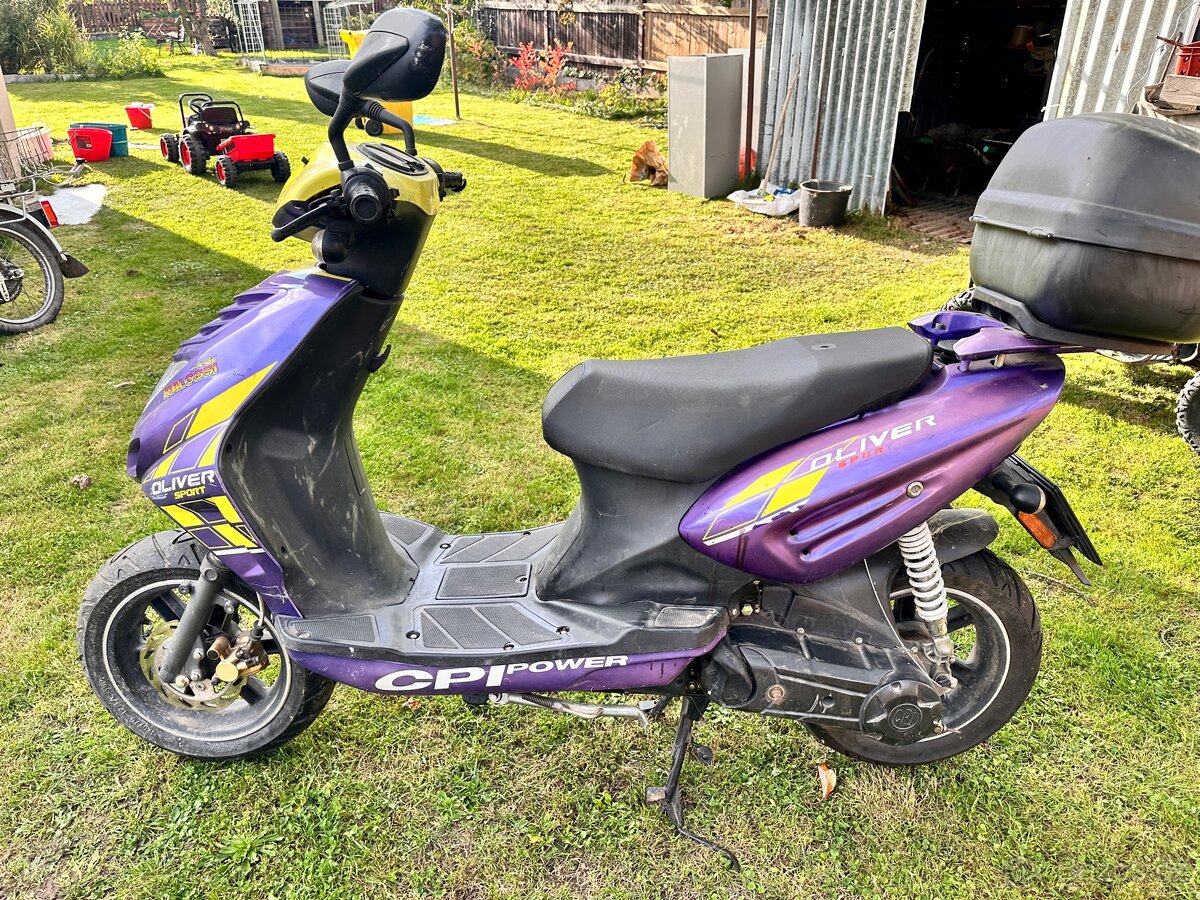 Skutr 50ccm CPI OLIVER SPORT - 2
