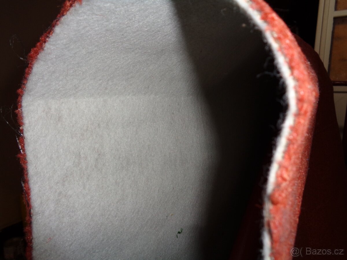 Koberec s filcem v rozměru 3,7 x 1,7 metru - 2