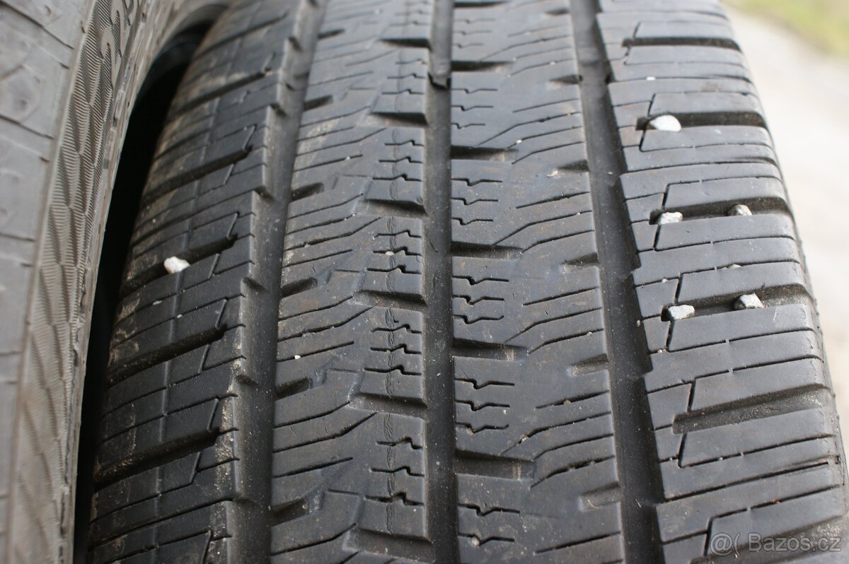 4ks pneu 225/70/15 C 2ks jsou zimni + 2ks celorocni 15C R15 - 2