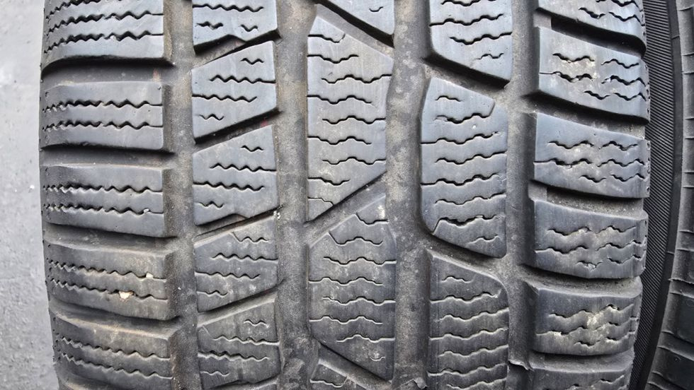 Zimní pneumatiky 215/60/16 Continental - 2