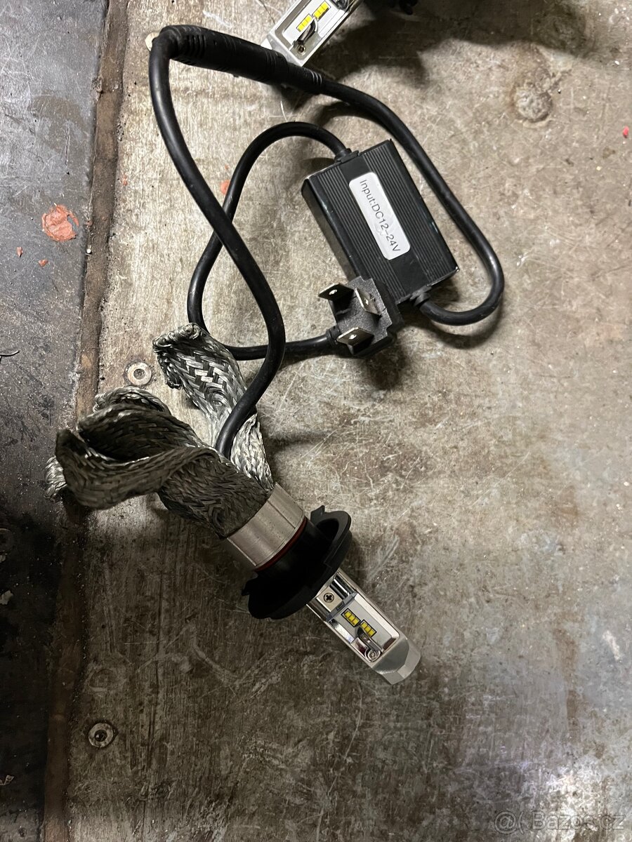 LED žárovky H4 - 2