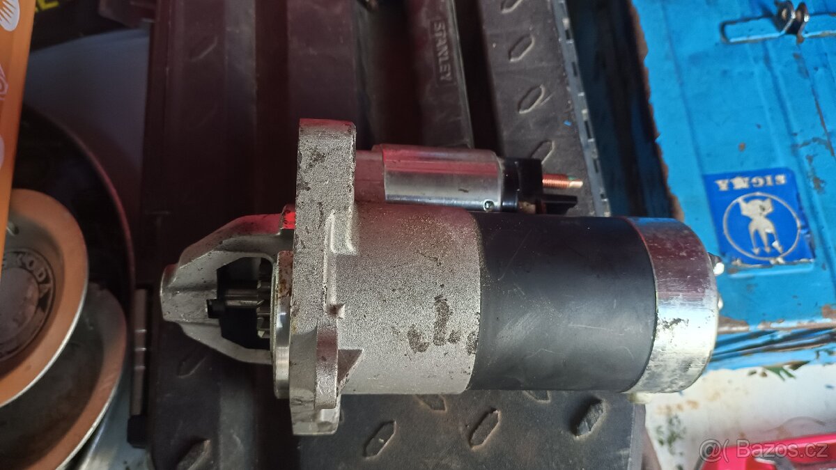 Novy starter Renault Trafic 1.9dci 74kw 2008 - 2