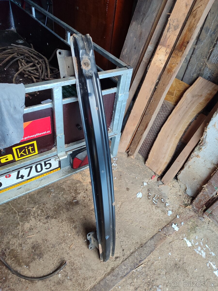 Zadní nárazník - 2