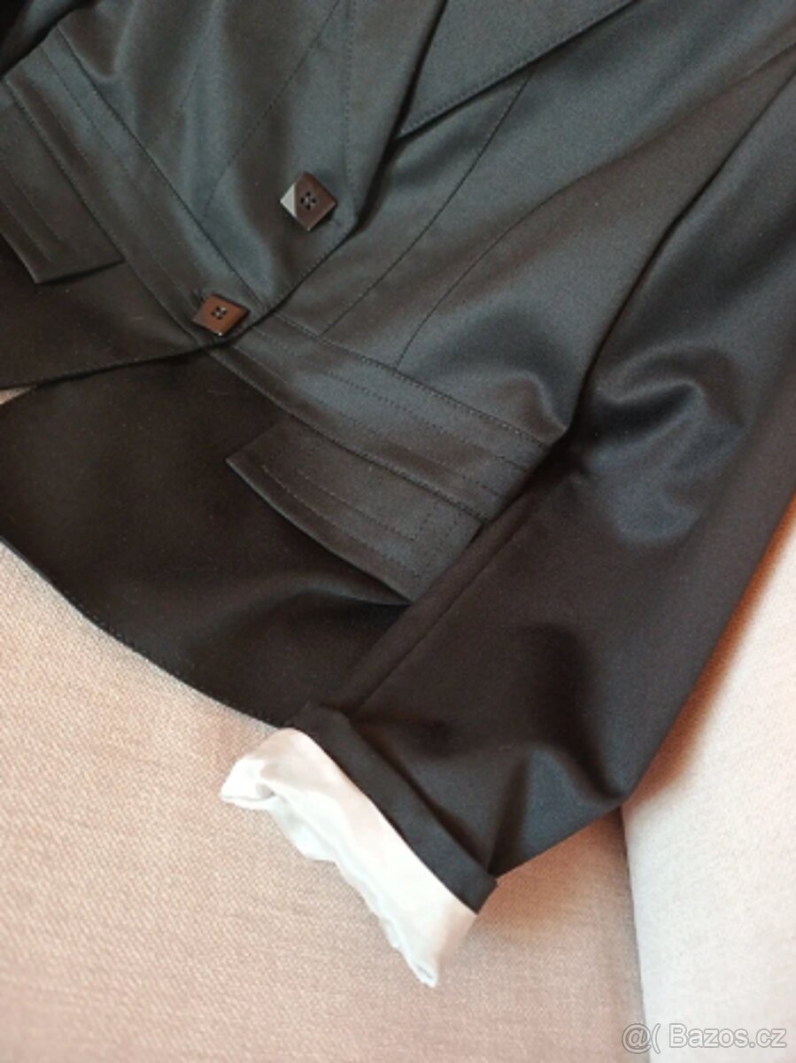 Krásné dámské černé sako v.44 - 2