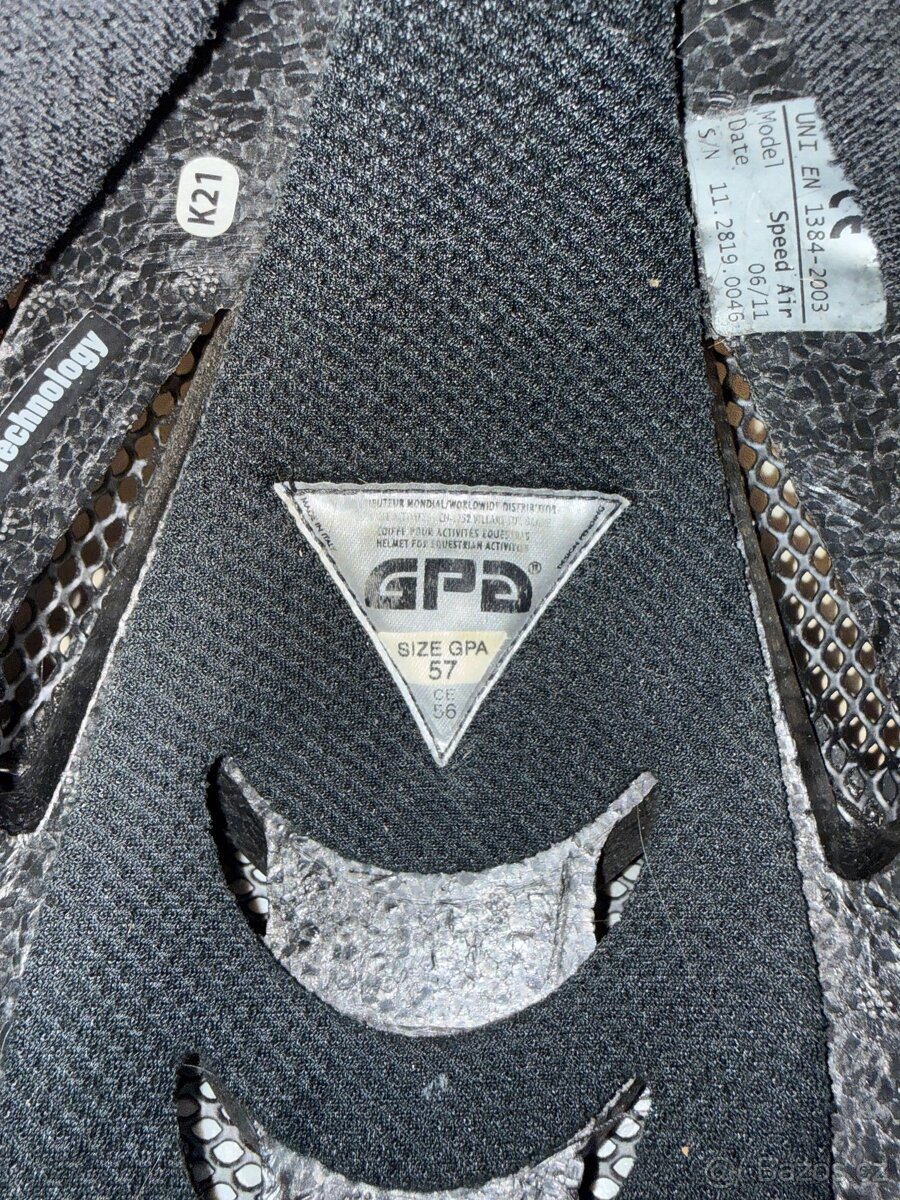 Jezdecká přilba GPA Speed Air - vel. 57 - 2