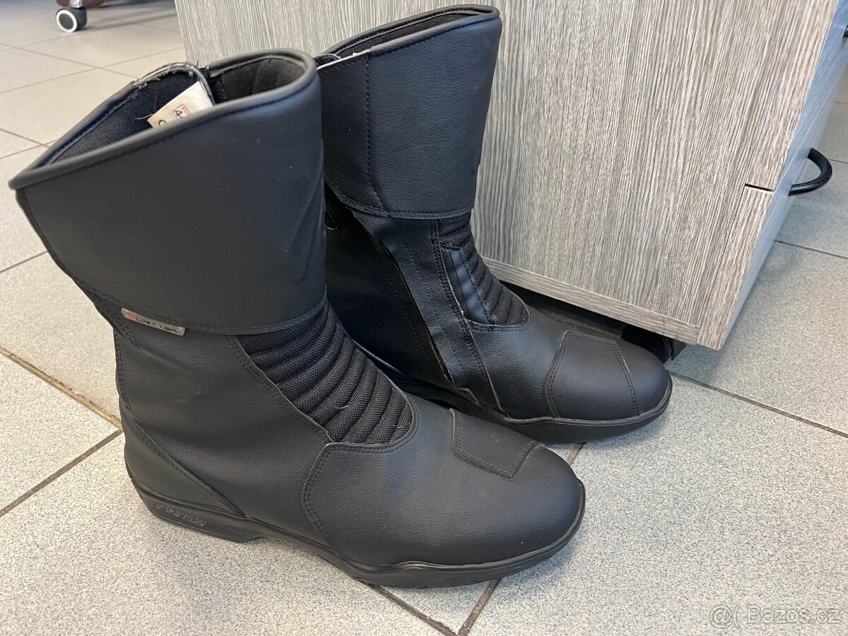 109. FORMA ARBO WP černé 44 - 2