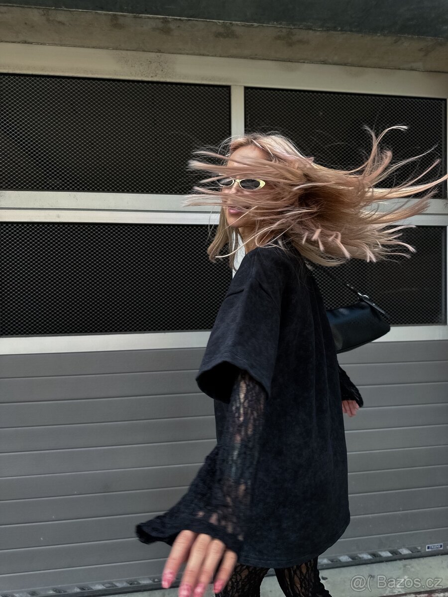 Oversize černé tričko + krajkový set (S/M/L) - 2