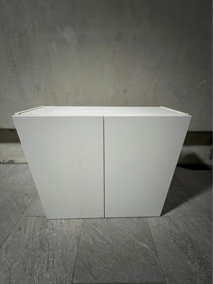 Nástěnná skříňka - 2