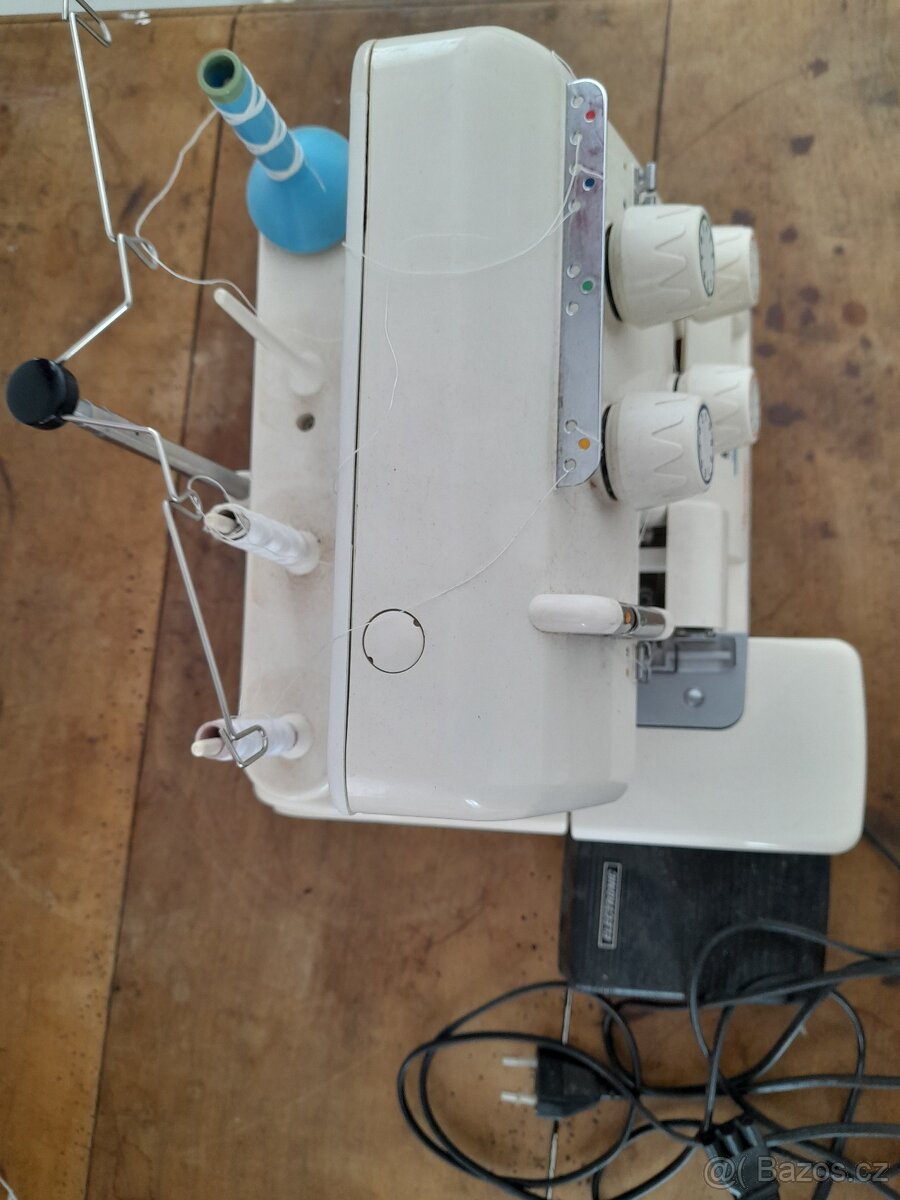 Obnitkovací šicí stroj - 2