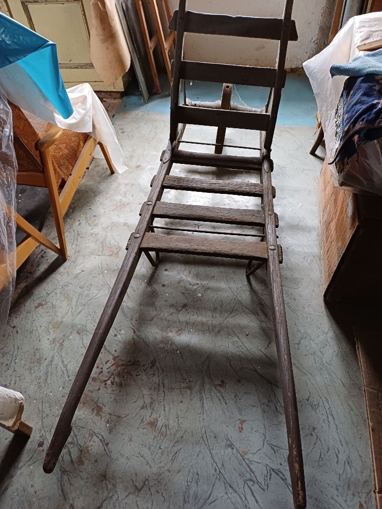 Starý dřevěný trakař - 2