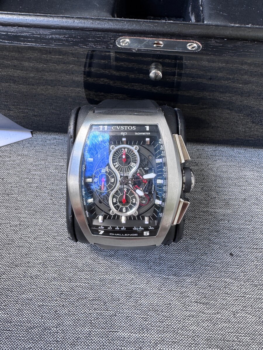 Hodinky CVSTOS - 2