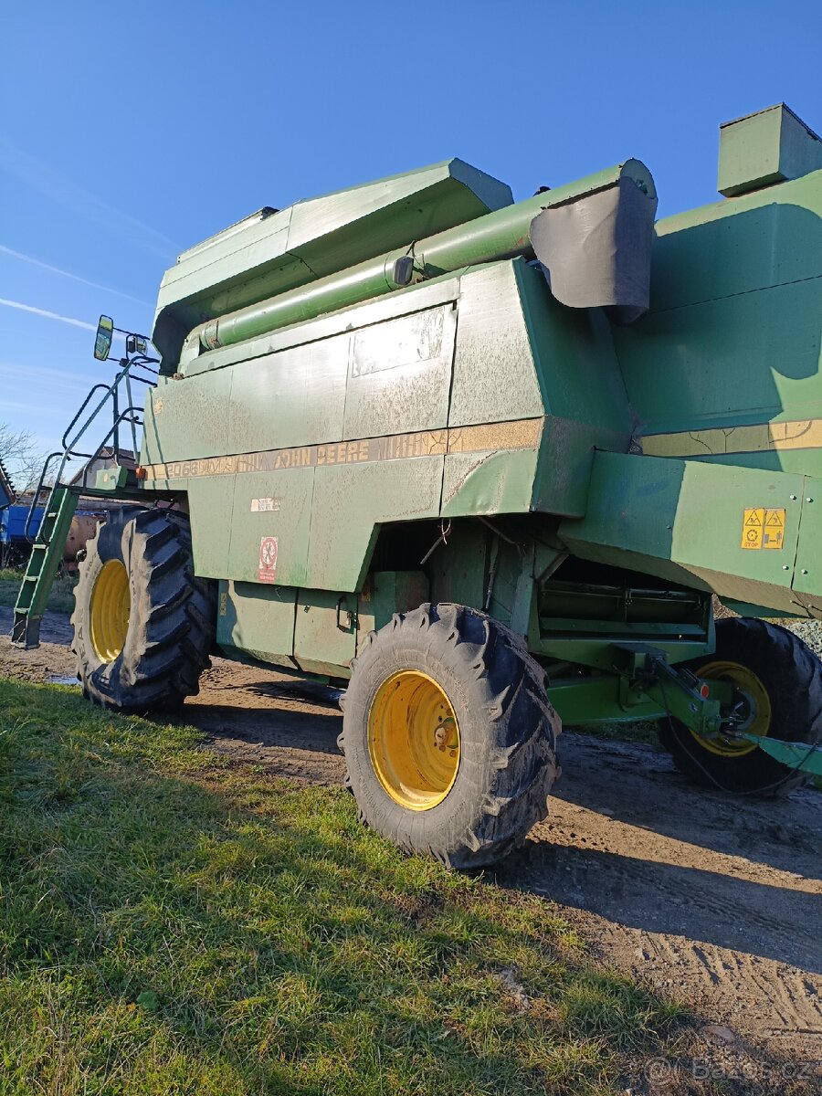 Kombajn John Deere 2066 - 2