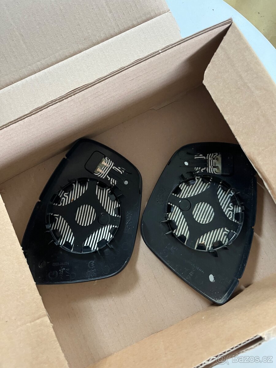 Peugeot 208 , C3 - 2