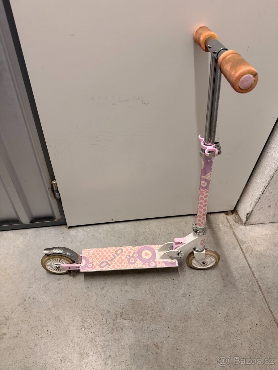 Dětská koloběžka + dětská helma - 2