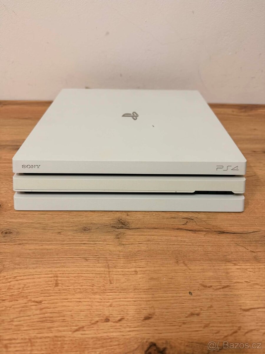 Playstation 4 pro +1 hra+2 OVL - 2
