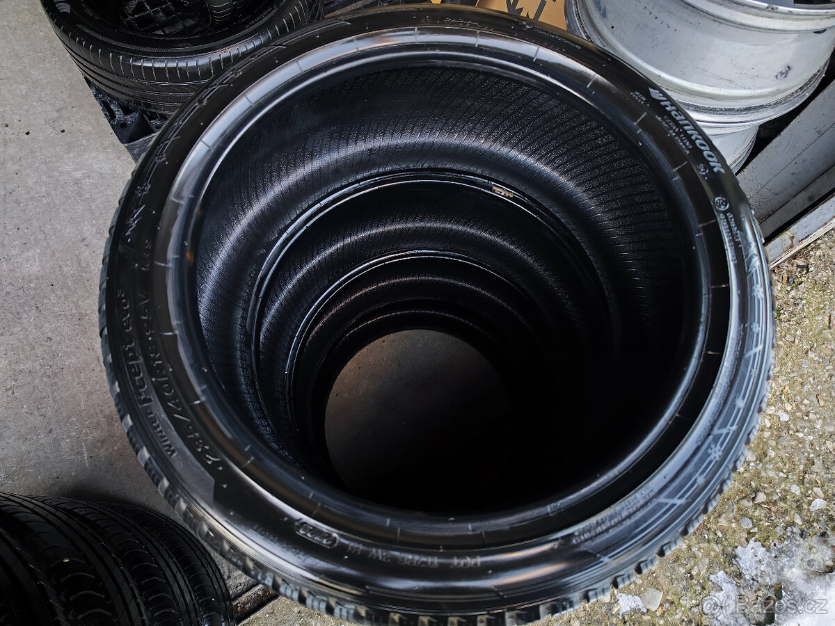 Zimní pneu = HANKOOK = 235/40 R18 - 2