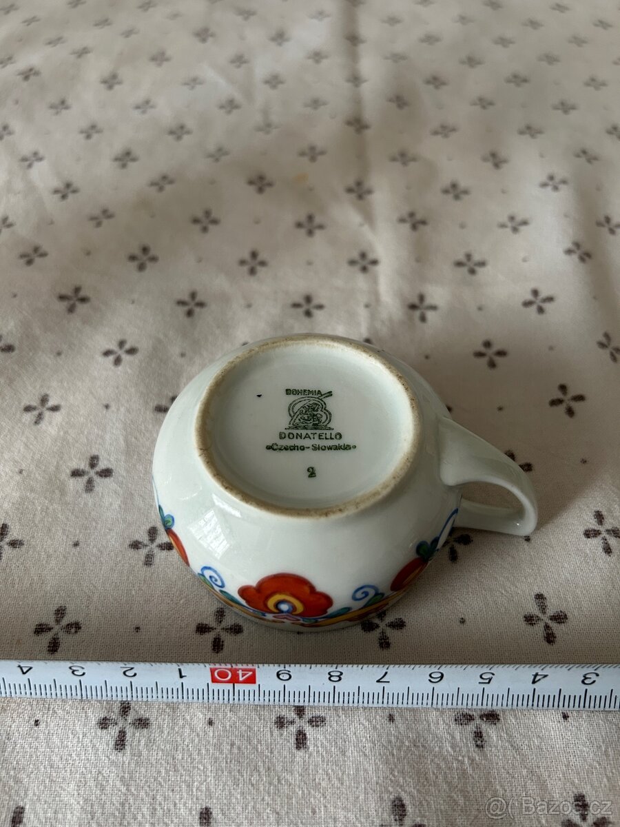 Porcelánový šálek - 2