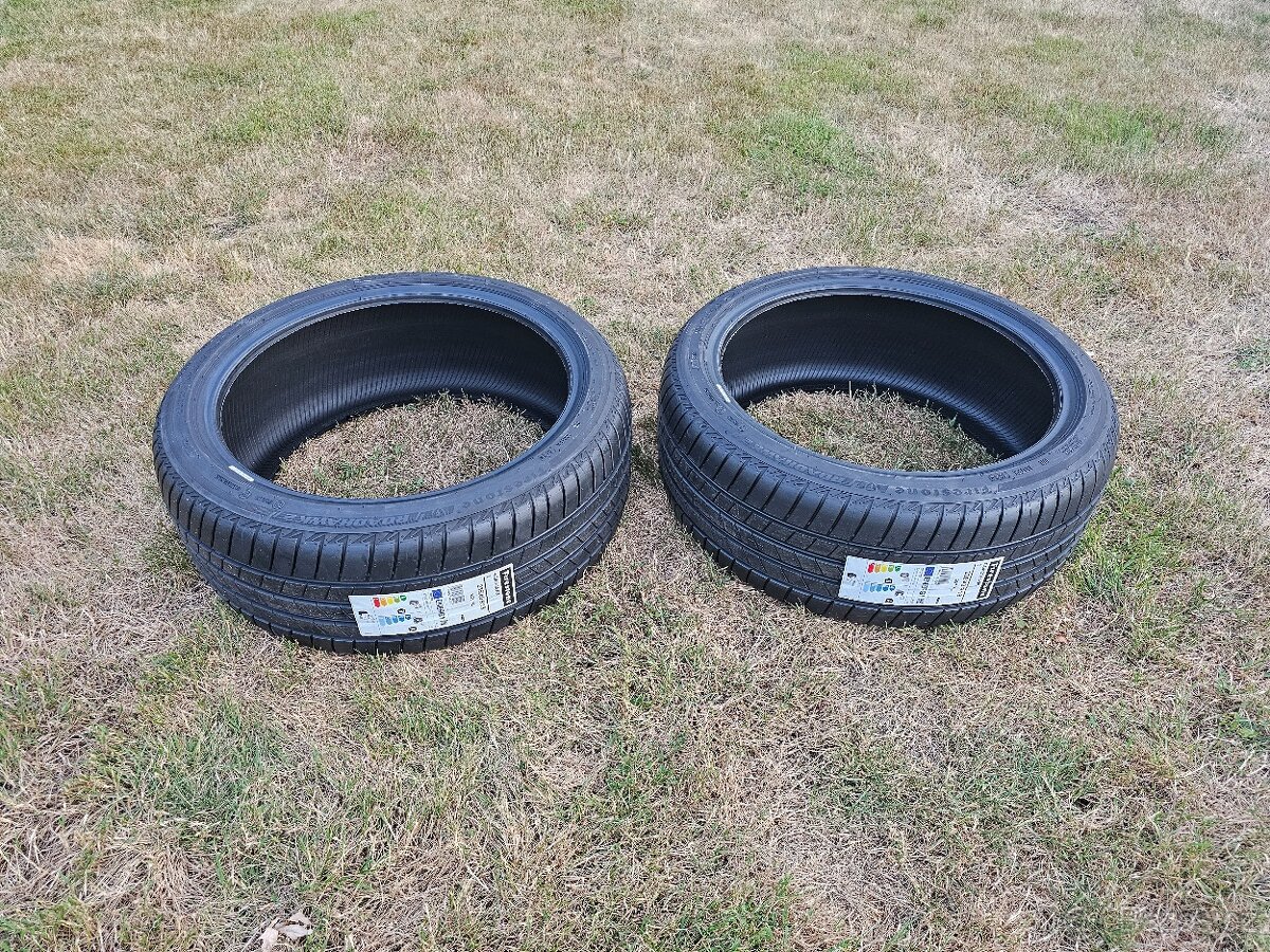 Prodám gumy firestone roadhawk 2 235/40 r19 - 2