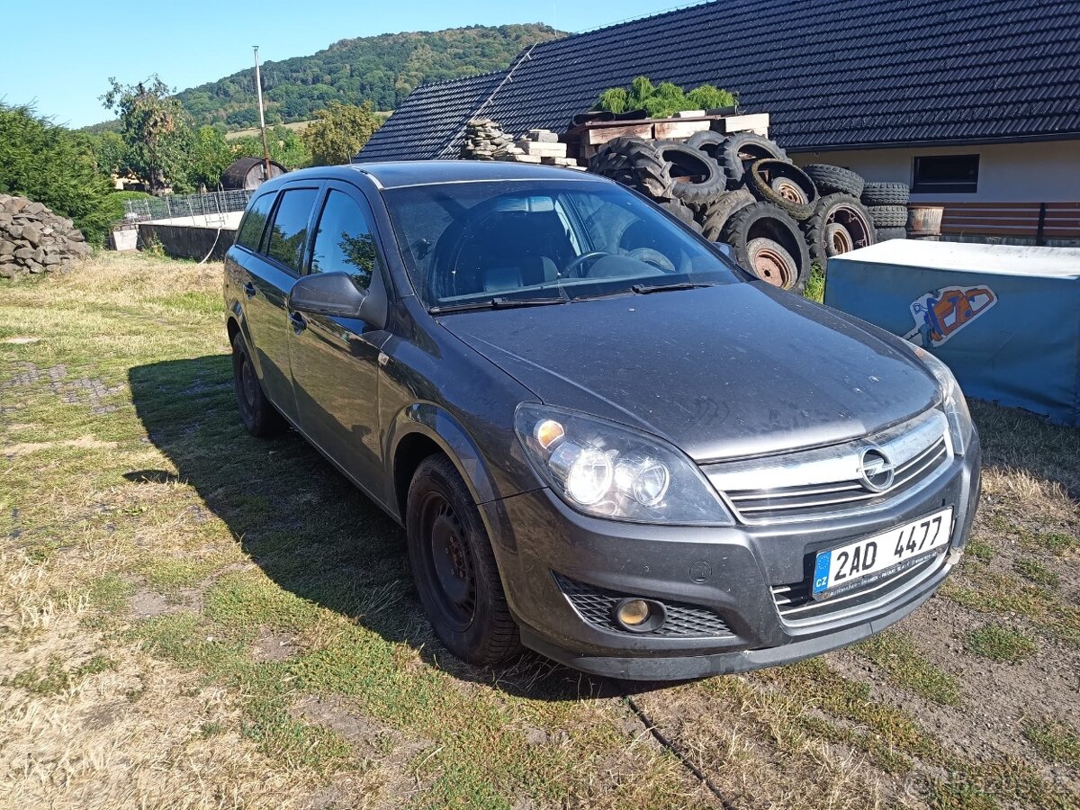 Opel Astra H combi 1.4 benzin - 2