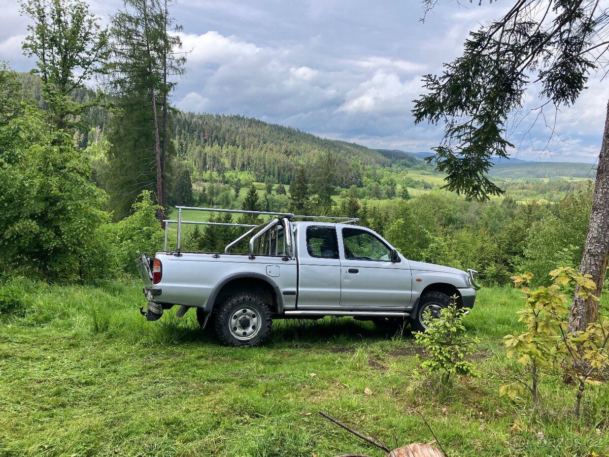 Mazda B2500 - 2