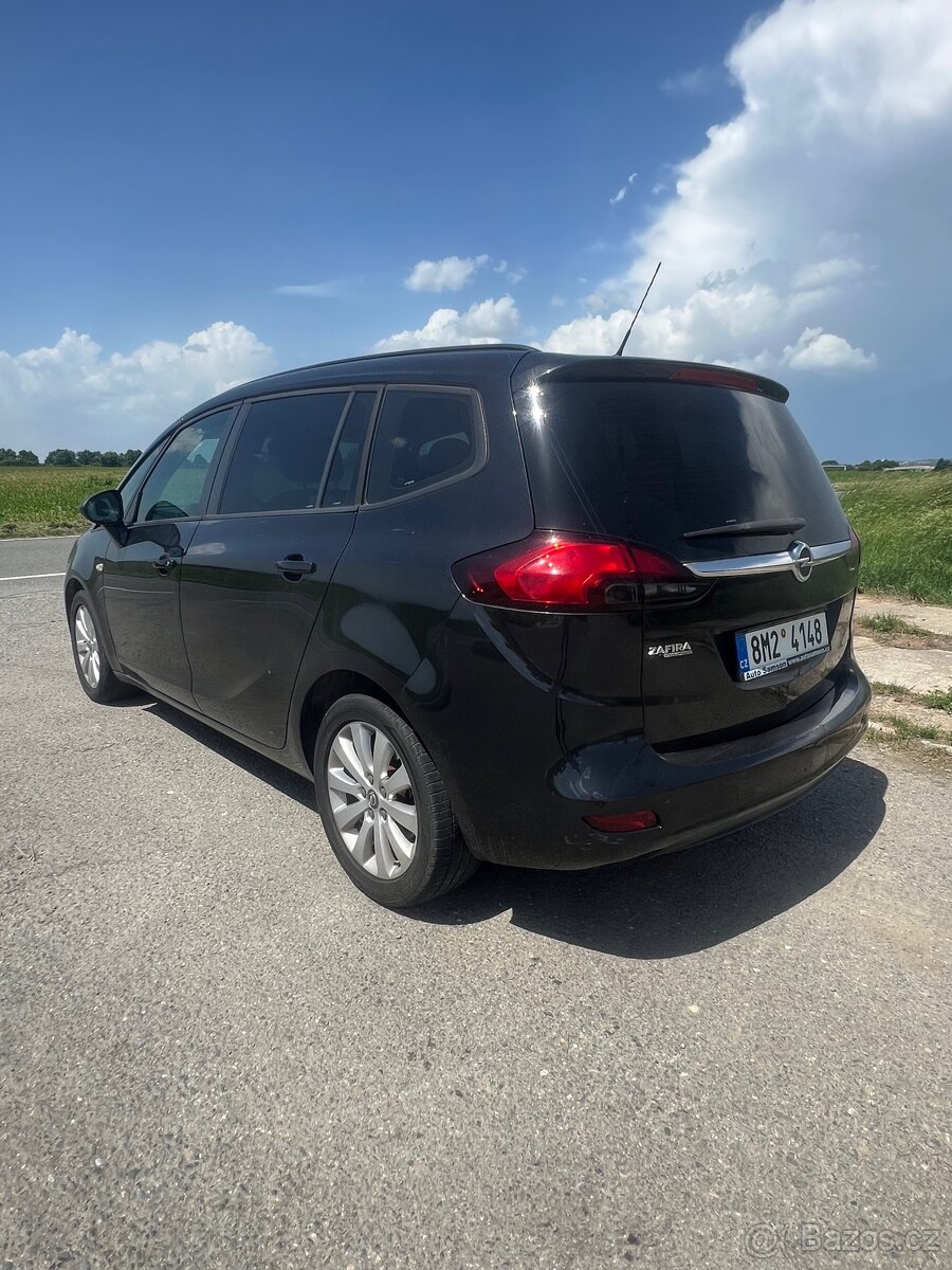 Opel ZAFIRA 1.4i AUTOMAT 7MÍST - 2