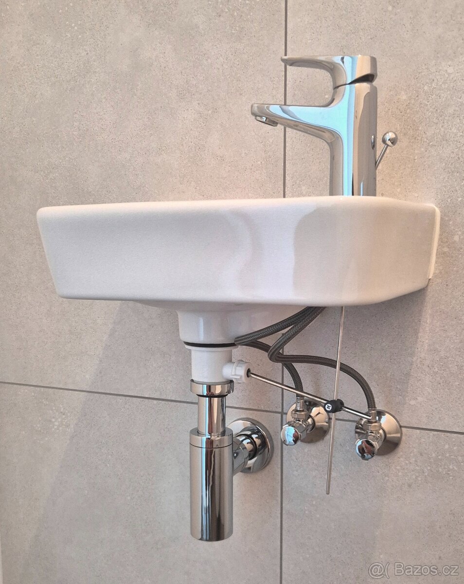 Umývátko umyvadlo Villeroy & Boch umyvadlová baterie Grohe - 2