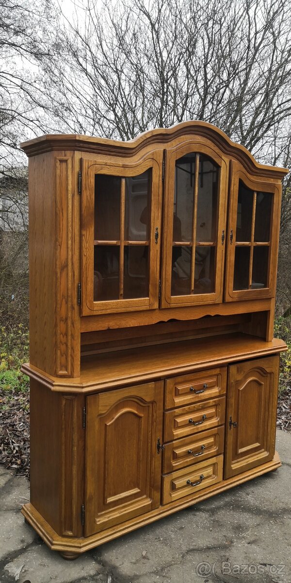 Masivní rustikální příborník - 2