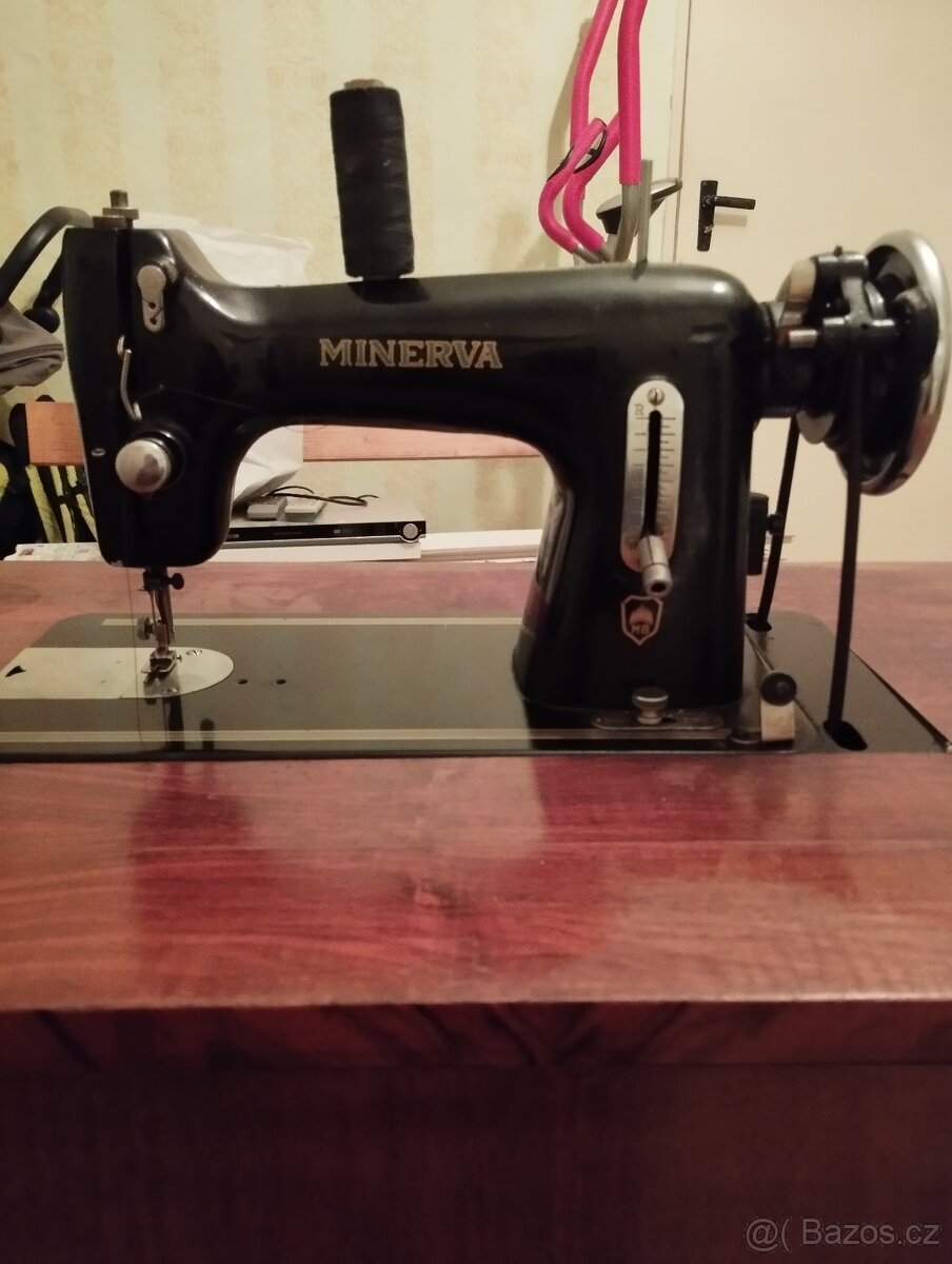 Šicí stroj - 2