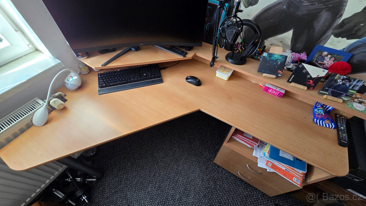 Pracovní stůl do pokoje - 2