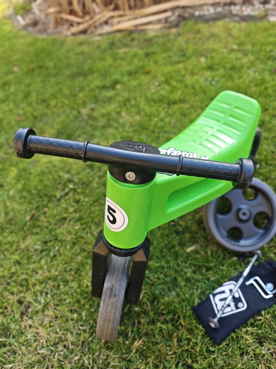 Zelené odrážedlo funny wheels - 2