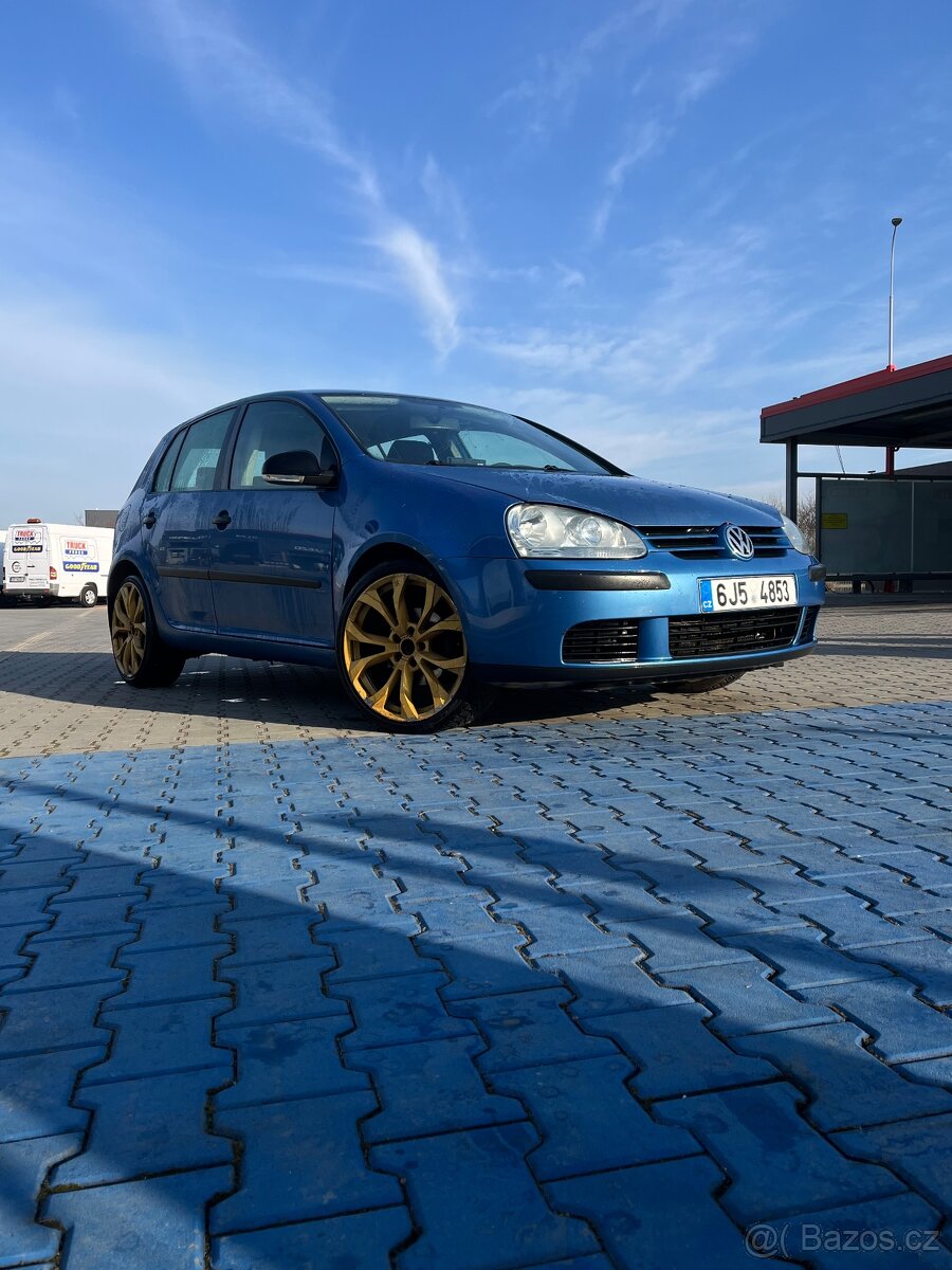 Volkswagen Golf - 2