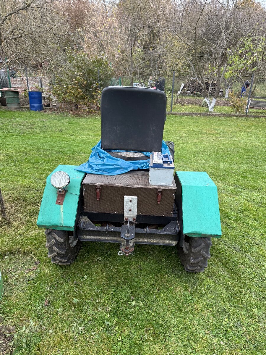 Malotraktor domácí výroby - 2