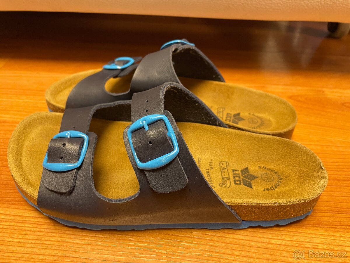 Chlapecké pantofle Lico vel.35-225mm - 2