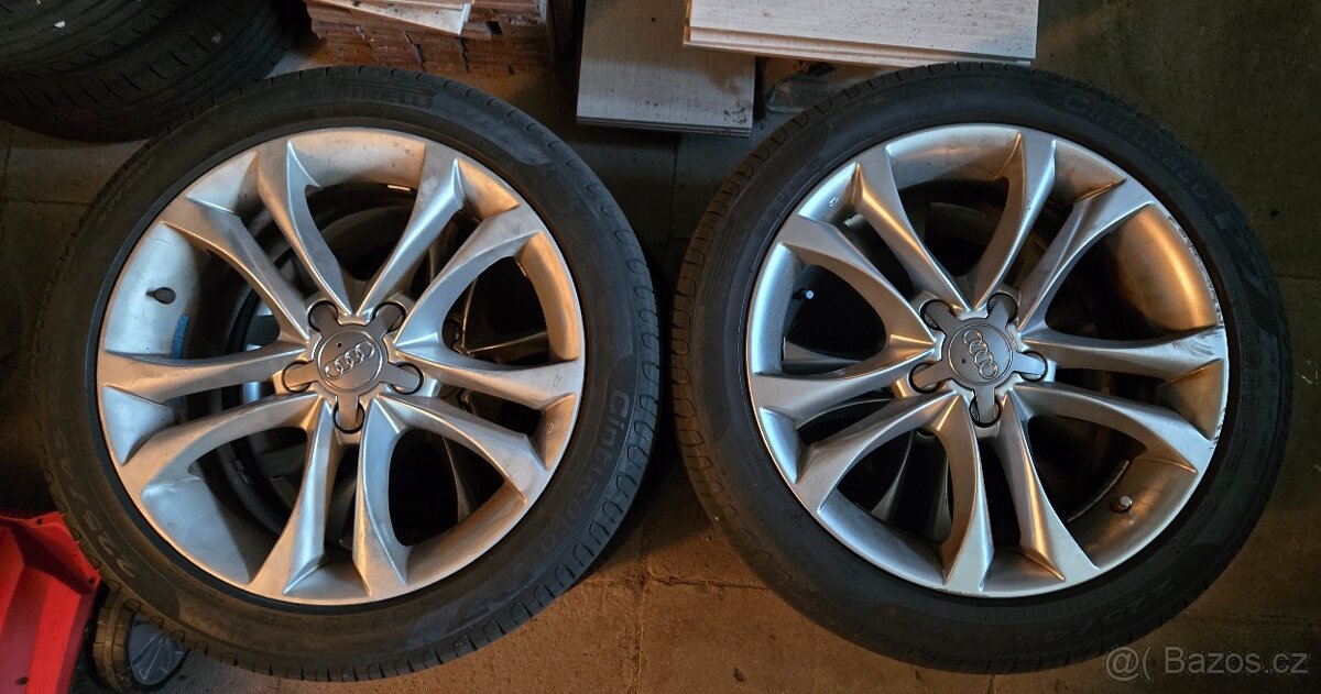 Kola Audi r17 - replika - 2