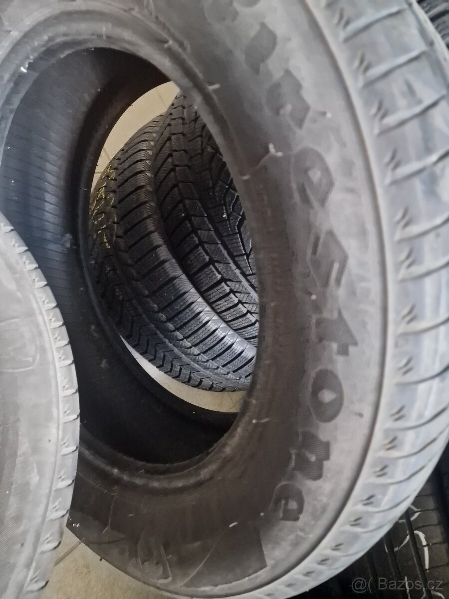 Prodám pneu 215/60/16 - 2