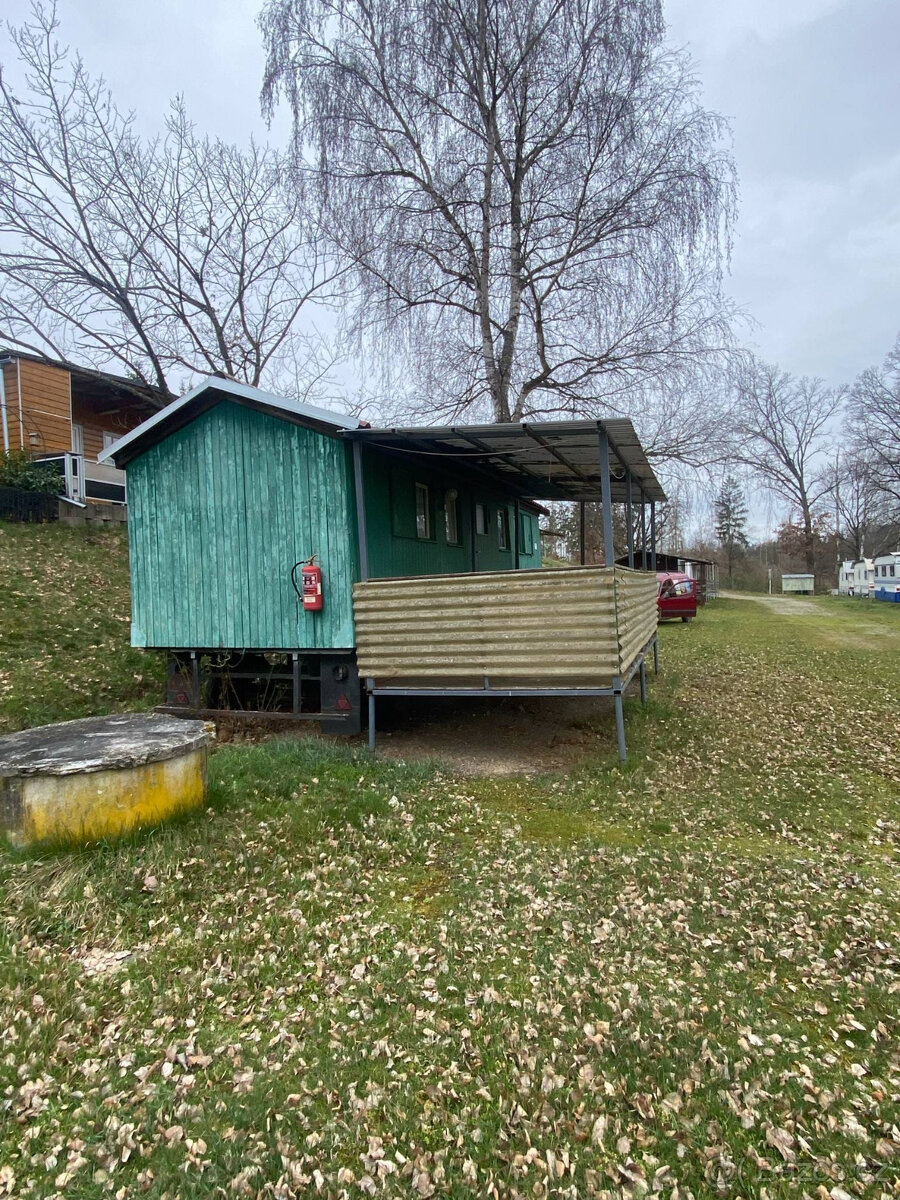 OBYTNÁ POJÍZDNÁ CHATA NA KOLECH S TERASOU - 2