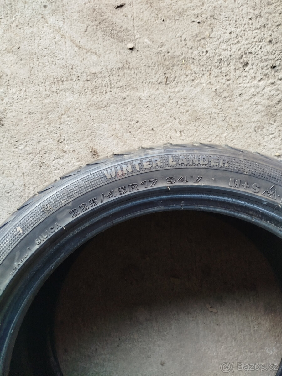 Pneu 225/45r17 (na dojetí) - 2