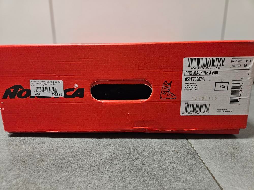 dětské závodní lyžáky Nordica MP 24,5 - 2