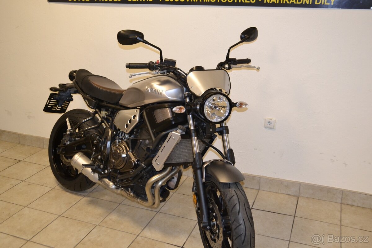 YAMAHA XSR 700 2016-33000KM - 2