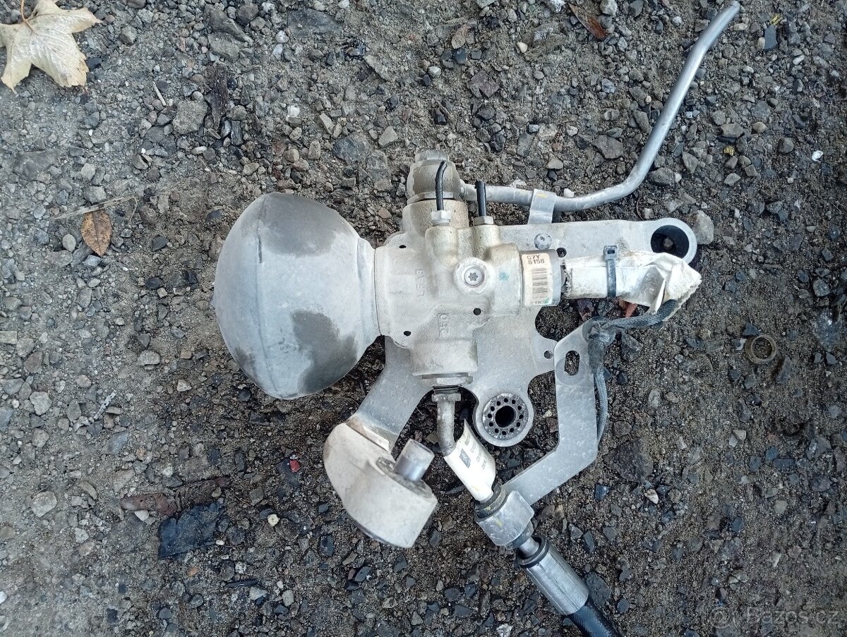 CITROEN C5 III RV 2015 HYDROACTIV STŘEDOVÁ PŘEDNÍ KOULE - 2