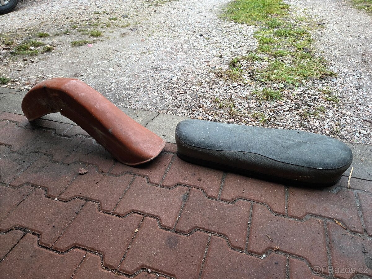 Přední blatník , sedlo jawa pionýr - 2