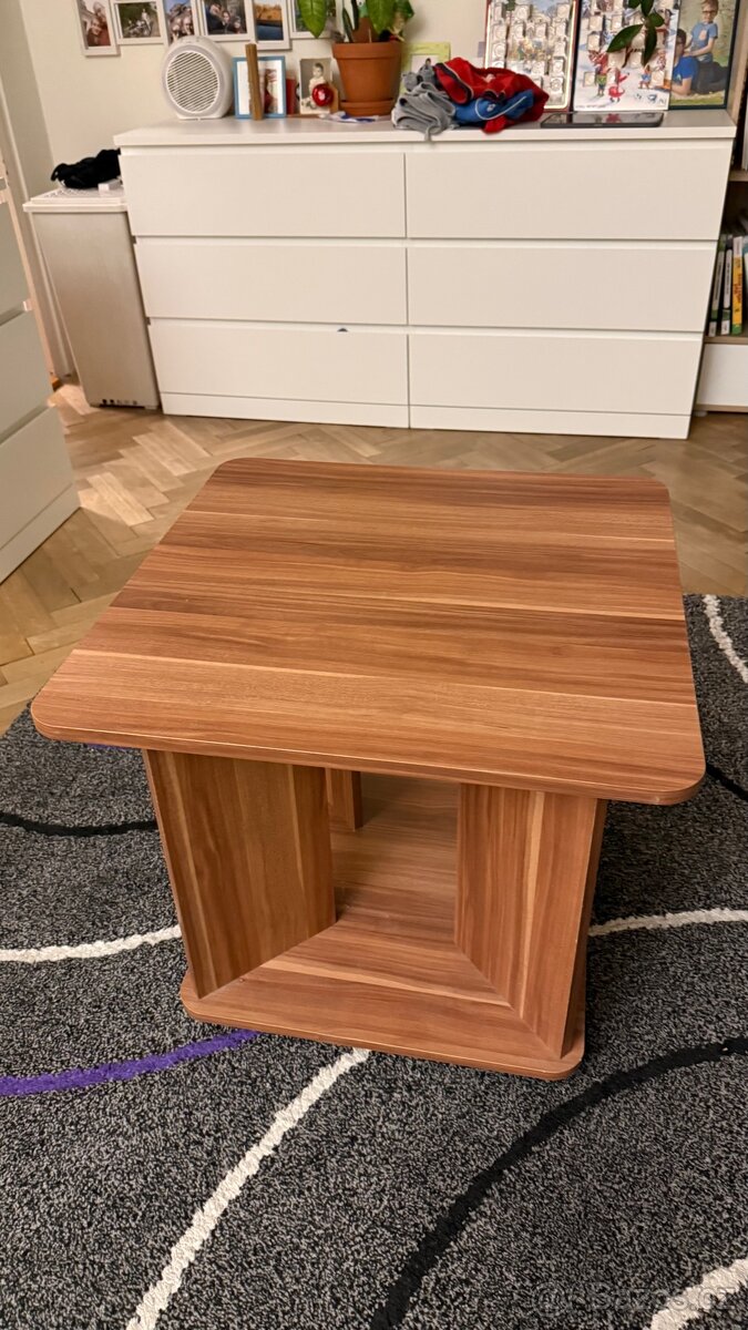 Konferenční stolek - 2