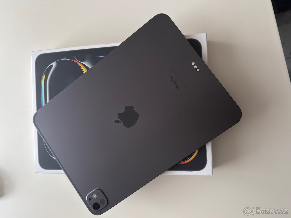 iPad Pro 11" 256GB M4 Vesmírně černý WiFi - 2