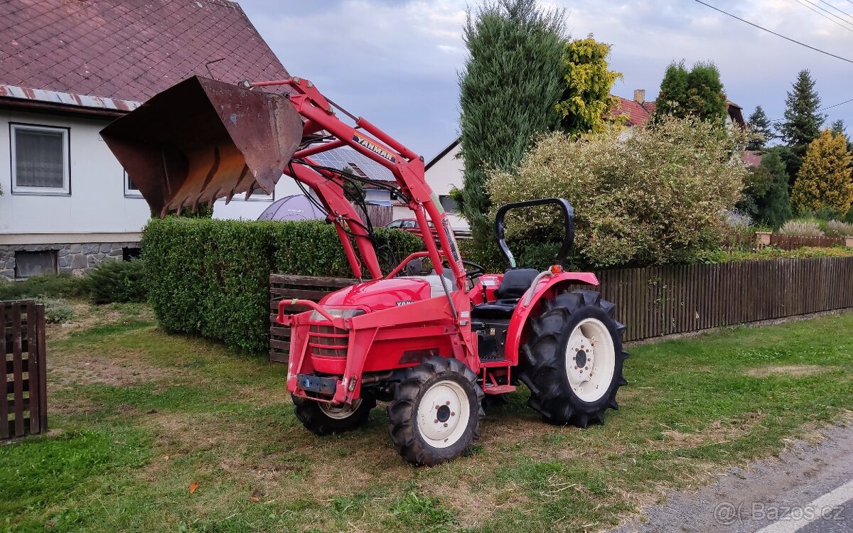 Malotraktor Yanmar s čelním nakladačem - 2