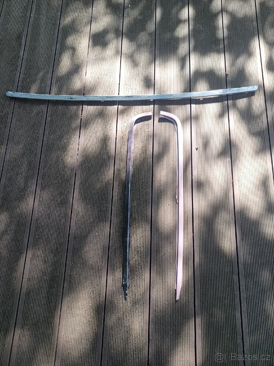 Porsche 924-zadní okno bez díry na stěrač +lišty - 2